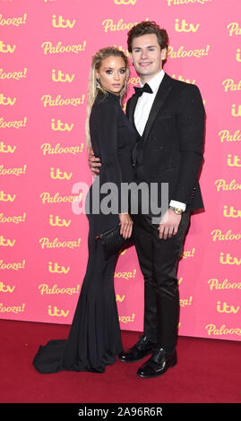 La photo doit être crédité ©Presse Alpha 079965 12/11/2019 Lucie Donlan et Joe Garratt ITV Palooza 2019 au Royal Festival Hall de Londres Banque D'Images