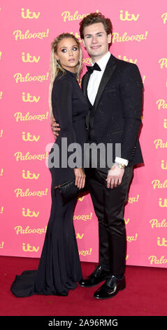 La photo doit être crédité ©Presse Alpha 079965 12/11/2019 Lucie Donlan et Joe Garratt ITV Palooza 2019 au Royal Festival Hall de Londres Banque D'Images