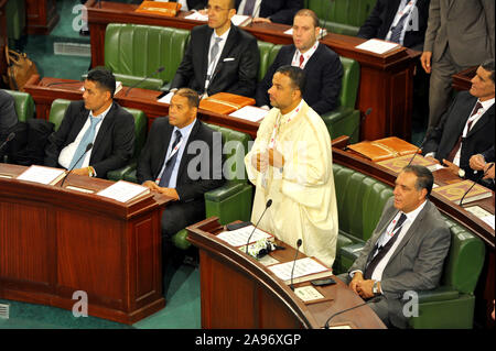 Tunis, Tunis. 13 Nov, 2019. Le nouveau parti politique MP Seiffeddine Makhlouf el Karama .Les députés menée ce mercredi, 13 novembre, lors de la plénière d'ouverture de la nouvelle législature, la prestation de serment collectif, tel que prévu à l'article 08 du Règlement de l'ARP. Les délégués ont repris le serment derrière, Rached Ghannouchi, sous les cris de l'Abir Moussi qui ont exigé un point d'ordre, et qui n'ont pas prêter un serment.L'assermentation a eu lieu, après quoi les députés chanté l'hymne national. Banque D'Images