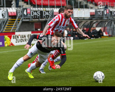 ROTTERDAM, 13-11-2019 , Stade het Kasteel . La pratique néerlandaise de football match entre Sparta Rotterdam et NEC Nimègue, Lars Veldwijk de Sparta Rotterdam, Bart van Rooij de NEC Nijmegen Banque D'Images