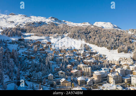 Alpine Village couvert de neige, Alpes - Vacances en Europe Banque D'Images