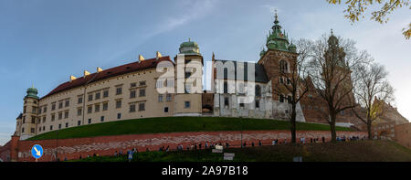 La face nord du château royal de Wawel à Cracovie, Pologne Banque D'Images