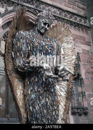 Ange couteau a été créé par les Britanniques, et centre de la Ferronnerie sculpteur Alfie Bradley Banque D'Images