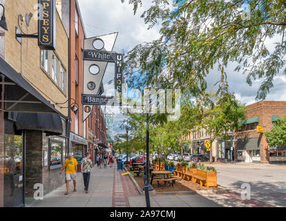 N Broadway Avenue au centre-ville historique de Fargo, Dakota du Nord, USA Banque D'Images