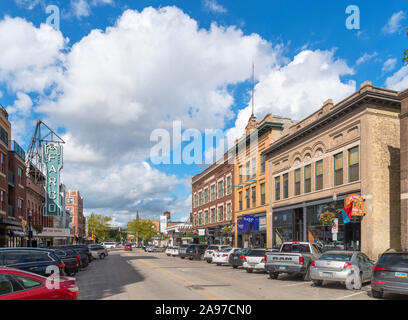 N Broadway Avenue au centre-ville historique de Fargo, Dakota du Nord, USA Banque D'Images