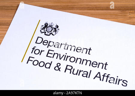 Londres, Royaume-Uni - 12 mars 2019 : Le logo de l'Agence britannique pour l'environnement, de l'Alimentation et des Affaires rurales, qui est représenté sur un morceau de papier ou de notice. Banque D'Images