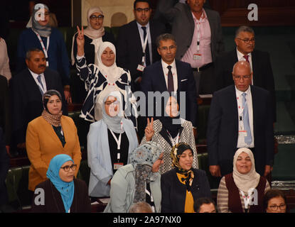 Tunis, Tunisie. 13 Nov, 2019. Adjoints suivent la première session et cérémonie de prestation de serment le parlement tunisien après la Cour suprême du Conseil Électoral a annoncé les résultats des élections législatives. Credit : SOPA/Alamy Images Limited Live News Banque D'Images