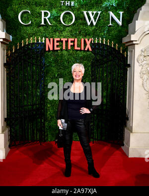 Denise Welch arrivant pour la saison de la Couronne Trois Premiere tenue au Curzon Mayfair, Londres. Banque D'Images