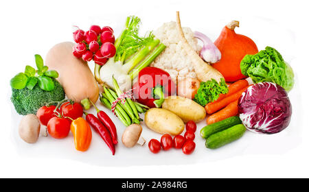 Les légumes contre fond blanc Banque D'Images