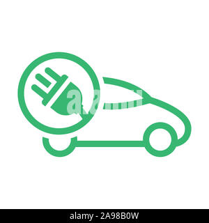 Voiture électrique avec l'icône de prise symbole. Les véhicules hybrides vert point de recharge logotype. Concept de véhicule écologique. Vector illustration. Eps 1 icône signe. Banque D'Images