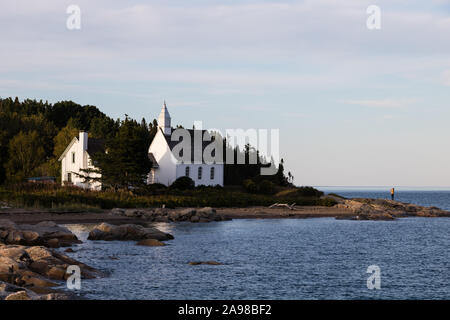 Chapelle McLaren dans la municipalité de Saint-Simeon (Port-au-Persil) au Québec, Canada. Banque D'Images