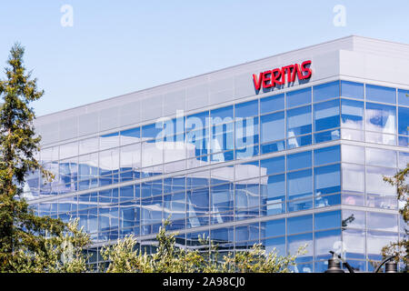 Sep 10, 2019 Santa Clara / CA / USA - Veritas siège à Silicon Valley ; Veritas Technologies LLC est un Américain international data management co Banque D'Images