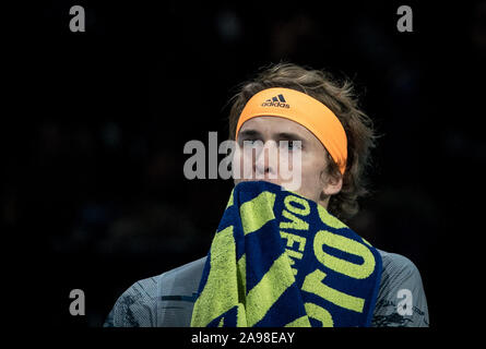 Londres, Royaume-Uni. 13 Nov, 2019. Alexander ZVEREV (Allemagne) au cours de jour 4 de la finale de l'ATP Nitto 2019 Tennis Londres à l'O2, Londres, Angleterre le 13 novembre 2019. Photo par Andy Rowland. Credit : premier Media Images/Alamy Live News Banque D'Images