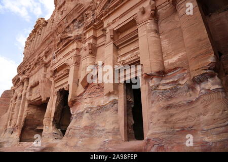 Palace tombe (Qabr Al Qasr), des tombes royales, vue du Trésor Trail, Petra, Wadi Musa, le Gouvernorat de Ma'an, Jordanie, Moyen-Orient Banque D'Images