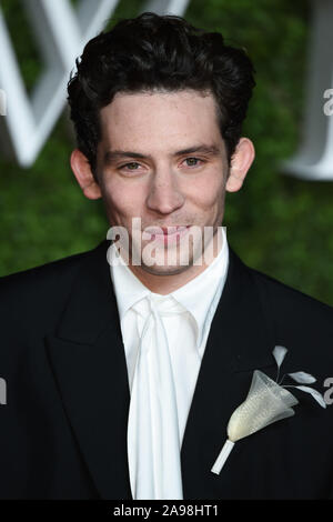 Londres, Royaume-Uni. 13 novembre 2019 : Josh O'Connor arrivant pour 'la Couronne' série 3 première mondiale au Curzon Mayfair, Londres. Photo : Steve Sav/Featureflash Crédit : Paul Smith/Alamy Live News Banque D'Images