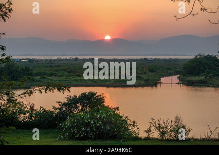 Sanctum Resort Lac Inle au Myanmar de l'État Shan Banque D'Images