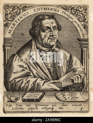 Martin Luther, 1483-1546, professeur de théologie, compositeur, prêtre, moine, et une figure de la Réforme protestante. Martinus Lutherus Theologus germania Elias. La gravure sur cuivre de Johann Theodore de Bry de la Bibliotheca chalcographica Jean-Jacques Boissard, Johann Ammonius, Francfort, 1650. Banque D'Images