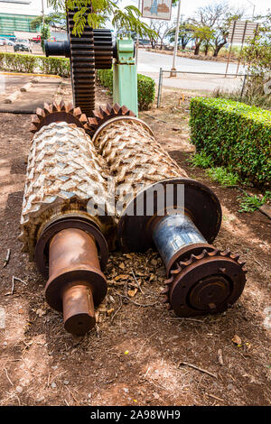 Pu'unene Sugar Museum et moulin, rouleaux Cane-Crushing Banque D'Images