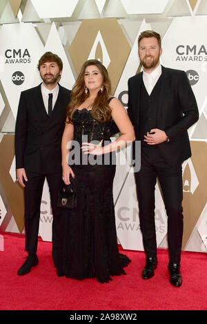 Nashville, Tennessee, USA. 13 Nov, 2019. Charles Kelley, Dave Haywood et Hillary Scott, Lady Antebellum. 53e édition de CMA Awards, la plus grande soirée de musique country, la musique s'est tenue au centre-ville. Crédit photo : Laura Farr/AdMedia/MediaPunch MediaPunch Crédit : Inc/Alamy Live News Banque D'Images