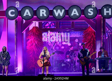 14 novembre 2035, Nashville, TN, USA : 13 novembre 2019 - Nashville, Tennessee - Miranda Lambert. La 51e édition des CMA Awards, la plus grande soirée de musique country, s'est tenue à Bridgestone Arena. Crédit photo : Laura Farr/AdMedia Banque D'Images