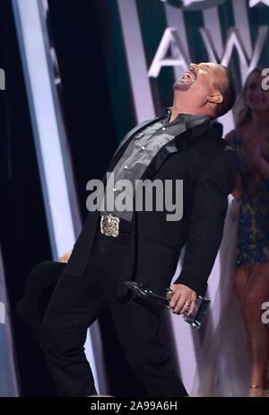 14 novembre 2035, Nashville, TN, USA : 13 novembre 2019 - Nashville, Tennessee - Garth Brooks. La 51e édition des CMA Awards, la plus grande soirée de musique country, s'est tenue à Bridgestone Arena. Crédit photo : Laura Farr/AdMedia Banque D'Images