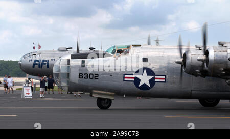 Une seconde guerre mondiale, PB4Y-2 Privateer vole dans les bombardiers lourds 2015 Week-end à Madison, Wisconsin. Banque D'Images