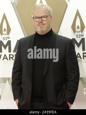 Nashville, États-Unis. 13 Nov, 2019. Jim Gaffigan arrive à la 52e assemblée annuelle Country Music Association Awards au Bridgestone Arena de Nashville, Tennessee Mercredi, 13 novembre 2019. Photo de John Angelillo/UPI UPI : Crédit/Alamy Live News Banque D'Images