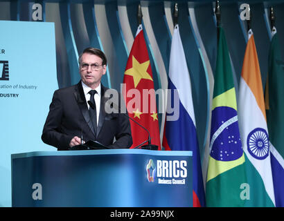 Brasilia, Brésil. 13 Nov, 2019. Le Président brésilien Bolsonaro Jaďr, prend la parole à la cérémonie de clôture des BRICS business forum à Brasilia, Brésil, le 13 novembre 2019. Credit : Lan Hongguang/Xinhua/Alamy Live News Banque D'Images