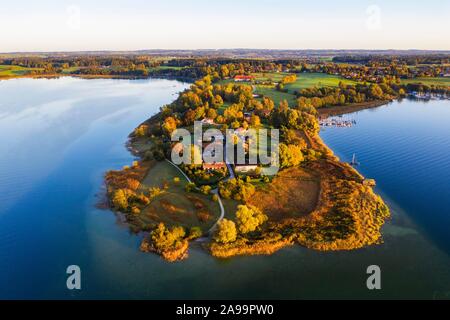 Près de la péninsule de Urfahrn Breitbrunn sur le lac de Chiemsee, le lac de Chiemsee, Chiemgau, photographie aérienne, Upper Bavaria, Bavaria, Germany Banque D'Images