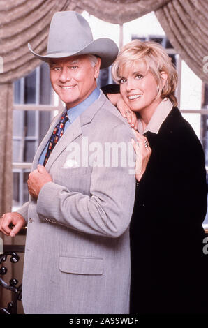 Larry hagman, Linda gray, dallas : la guerre de l'ewings, 1998 Banque D'Images