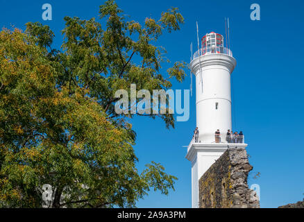 COLONIA, URUGUAY, - avril, 19, 2019 : Colonia del Sacramento Phare, phare datant des années 1850 dans la région de Colonia, Uruguay, Amérique du Sud. Banque D'Images