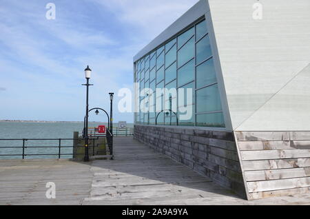 Jetée de Southend et centre culturel, Southend-on-Sea, Essex Banque D'Images