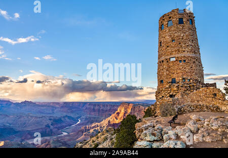 Desert View Watchtower au-dessus du Grand Canyon en Arizona Banque D'Images