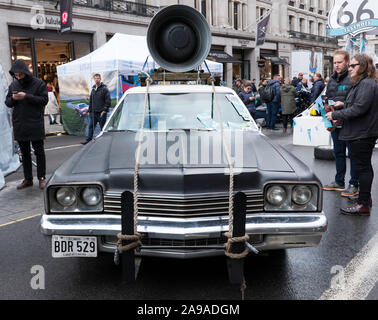 La Bluesmobile, un authentique 1974 Dodge Monaco, une réplique de l'ex classique Mount Prospect, voiture de police en vedette dans le film culte "The Blues Brothers" Banque D'Images