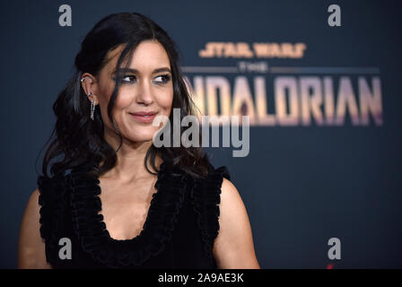 Los Angeles, United States. 13 Nov, 2019. Julia Jones arrive pour la première de Disney 's 'La Mandalorian" au El Capitan Theatre de Los Angeles, Californie Le mercredi, Novembre 13, 2019. Photo de Chris Chew/UPI UPI : Crédit/Alamy Live News Banque D'Images