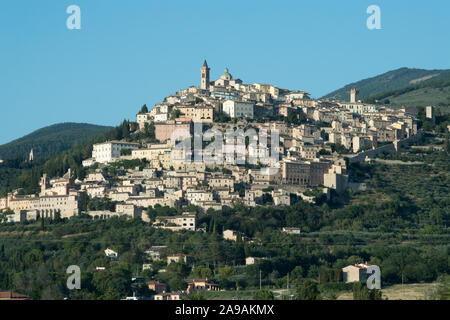 Duomo di Sant'Emiliano dans centre historique de Trevi, Ombrie, Italie. 19 août 2019 © Wojciech Strozyk / Alamy Stock Photo Banque D'Images