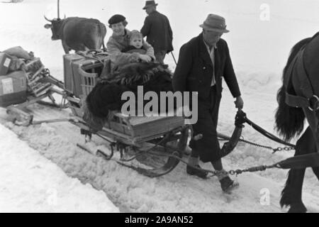 Un paysage d'hiver enneigé, Allemagne 1930. Banque D'Images