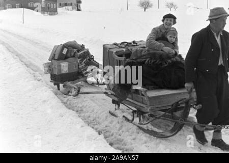 Un paysage d'hiver enneigé, Allemagne 1930. Banque D'Images