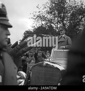 Le chancelier Adolf Hitler Führer et visiter la ville de Asch dans le comté de Sudètes, Allemagne 1930. Banque D'Images