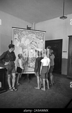 Après la guerre, il n'y a pas d'idéologie de l'éducation encore une fois, l'Allemagne des années 40. Banque D'Images