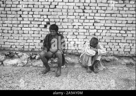 Les patients en hôpital psychiatrique, (Fier ?) , l'Albanie, 1992. Banque D'Images