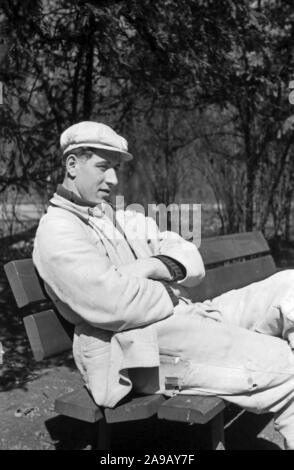 Avoir une pause dans un parc à proximité de la Potsdamer Platz à Berlin, Allemagne, 1930. Banque D'Images