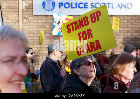 Edinburgh, Royaume-Uni. 14Th Nov 2019. L'économiste espagnol Clara Ponsati arrive à St Leonards de Police le 14 novembre 2019 à Édimbourg, en Écosse. Credit : Pako Mera/Alamy Live News Banque D'Images