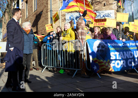 Edinburgh, Royaume-Uni. 14Th Nov 2019. L'économiste espagnol Clara Ponsati arrive à St Leonards de Police le 14 novembre 2019 à Édimbourg, en Écosse. Credit : Pako Mera/Alamy Live News Banque D'Images