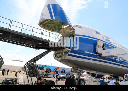 Un Boeing 747 CargoLogic chargé au Farnborough International Airshow 2018, Farnborough, Royaume-Uni Banque D'Images