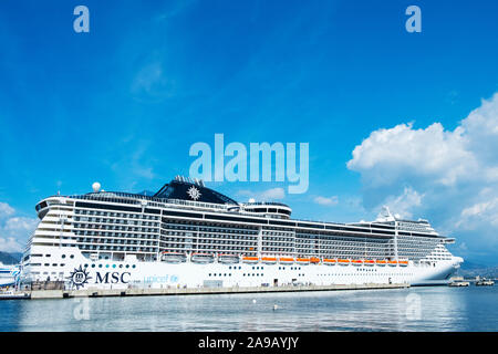 AJACCIO, FRANCE - 20 septembre 2018 : Un MSC Croisières bateau au port d'Ajaccio, l'un des plus importants ports de la Corse, avec des liaisons régulières Banque D'Images