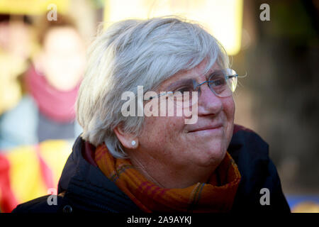 Edinburgh, Royaume-Uni. 14Th Nov 2019. L'économiste espagnol Clara Ponsati arrive à St Leonards de Police le 14 novembre 2019 à Édimbourg, en Écosse. Credit : Pako Mera/Alamy Live News Banque D'Images