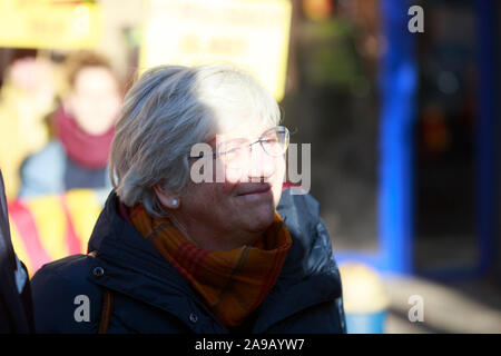 Edinburgh, Royaume-Uni. 14Th Nov 2019. L'économiste espagnol Clara Ponsati arrive à St Leonards de Police le 14 novembre 2019 à Édimbourg, en Écosse. Credit : Pako Mera/Alamy Live News Banque D'Images