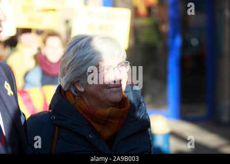 Edinburgh, Royaume-Uni. 14Th Nov 2019. L'économiste espagnol Clara Ponsati arrive à St Leonards de Police le 14 novembre 2019 à Édimbourg, en Écosse. Credit : Pako Mera/Alamy Live News Banque D'Images