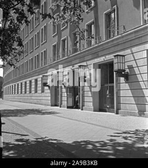 Prendre une marche à travers la capitale de l'III. Reich, Berlin, Allemagne 1940. Banque D'Images